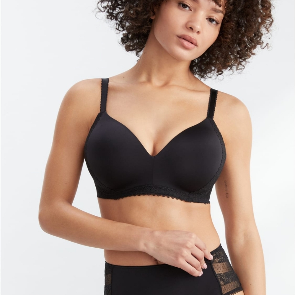 Bare The Wire-Free Smoothing T-Shirt Bra With Lace